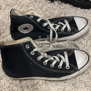 Converse woman’s Classic Black High-Tops